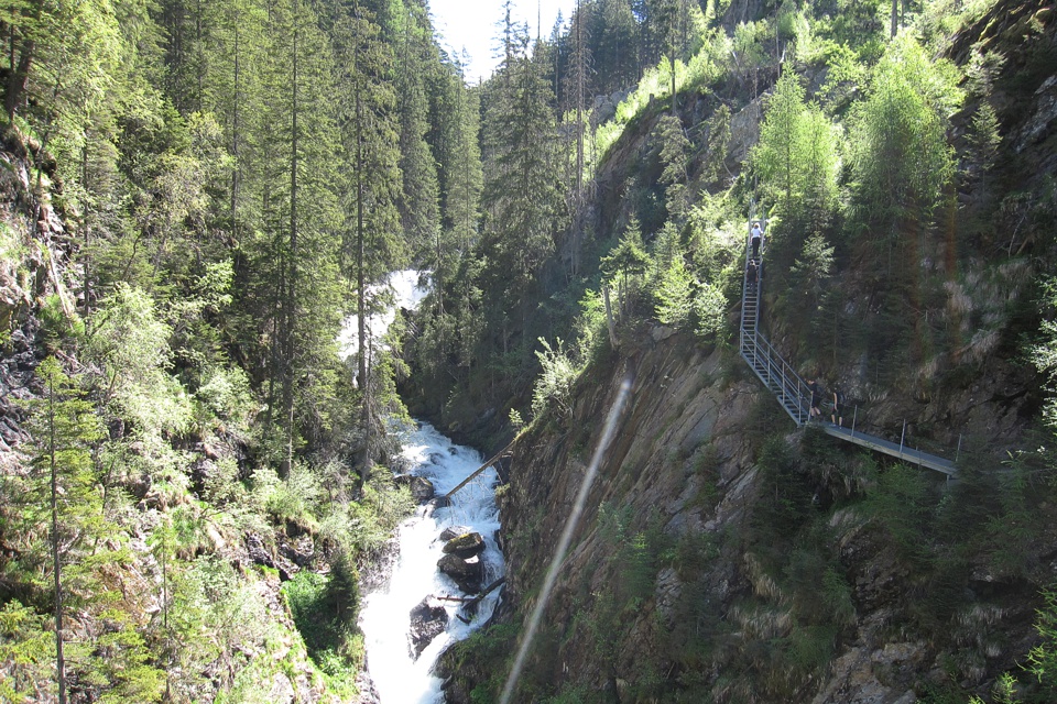 Blick von der Hängebrücke